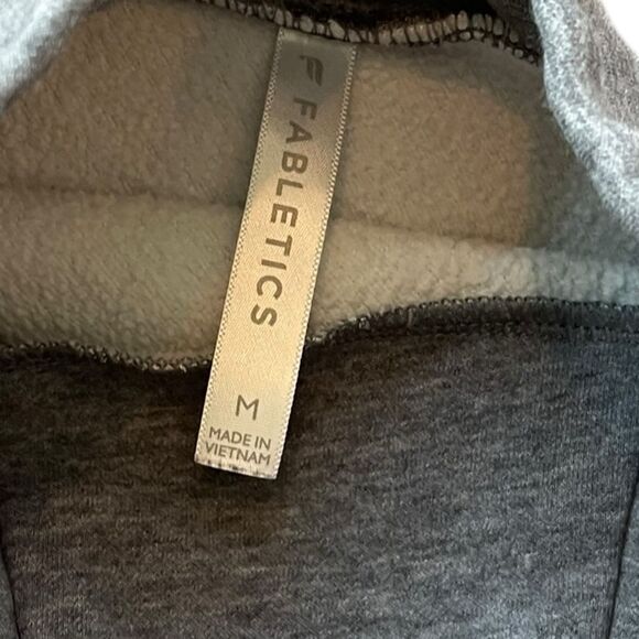 Fabletics Women’s Gray Turtleneck Sweatshirt, Size M - Picture 3 of 6